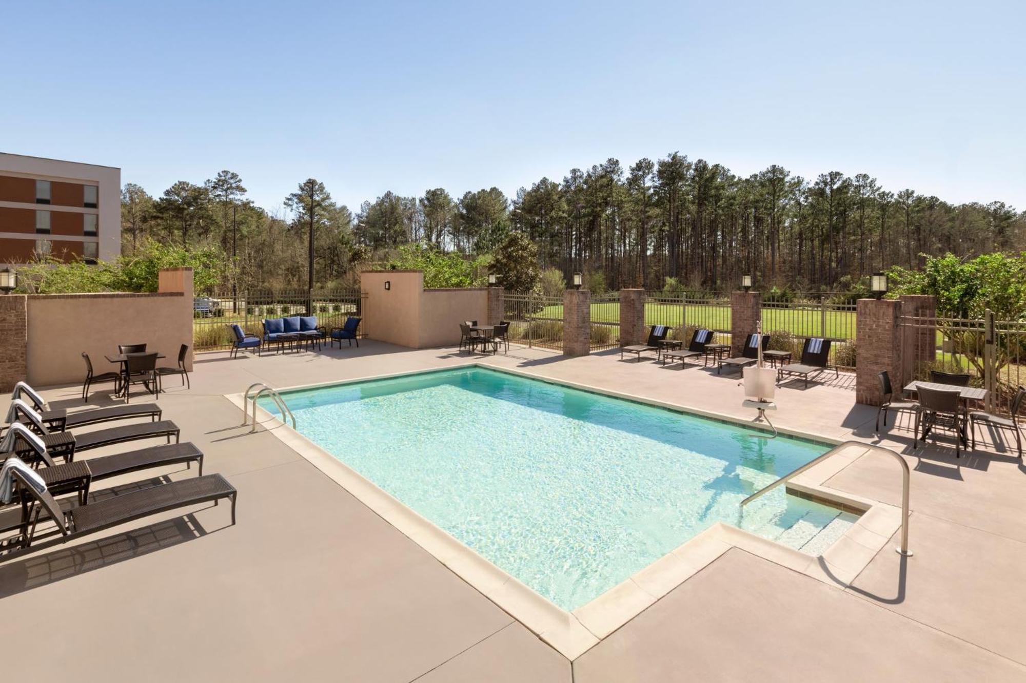 Holiday Inn Express Hotel & Suites Opelika Auburn By Ihg Εξωτερικό φωτογραφία